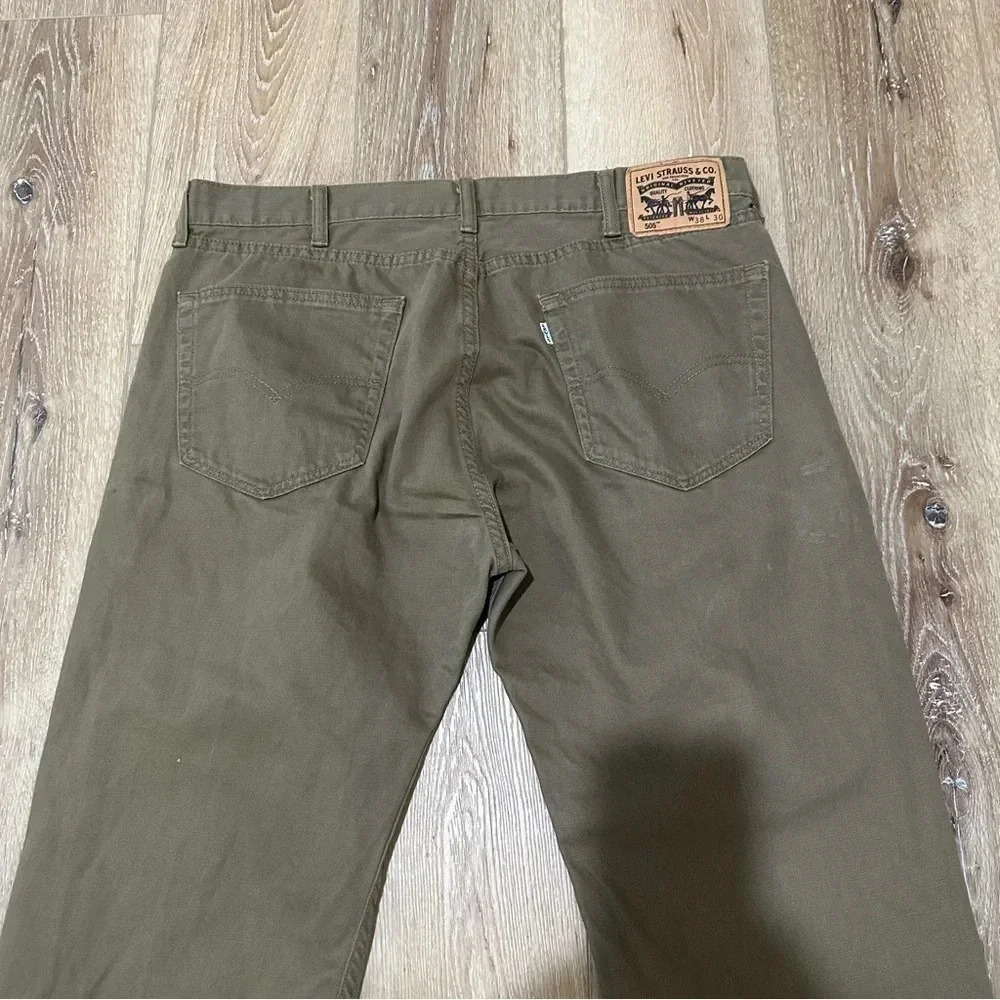 Levi’s 505 Men’s KhakiGreen 5 pocket Pants Size 38x30 GUC - Picture 7 of 8